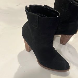 Perfect Fall Black Bootie
